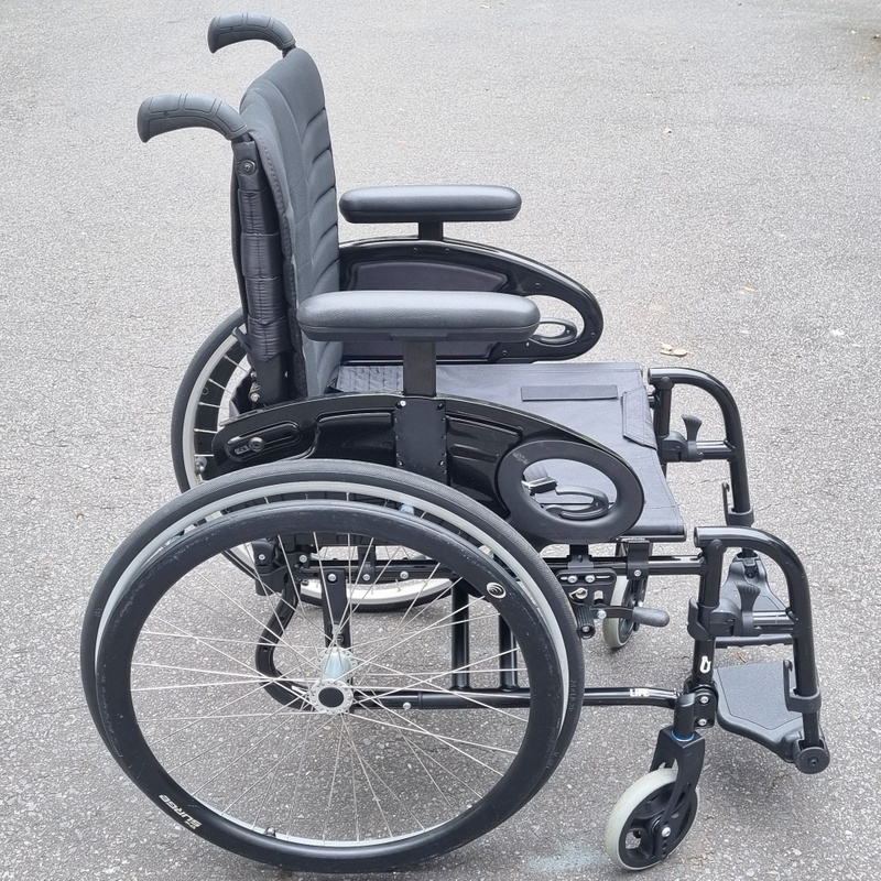 Quickie Easy Life folding wheelchair - Image 2