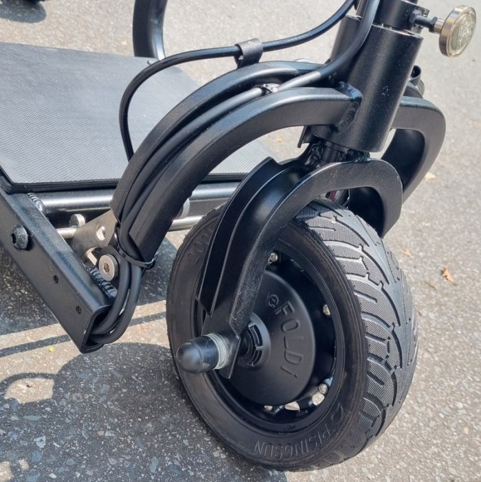 eFOLDi Lite Folding Lightweight Scooter - Image 2