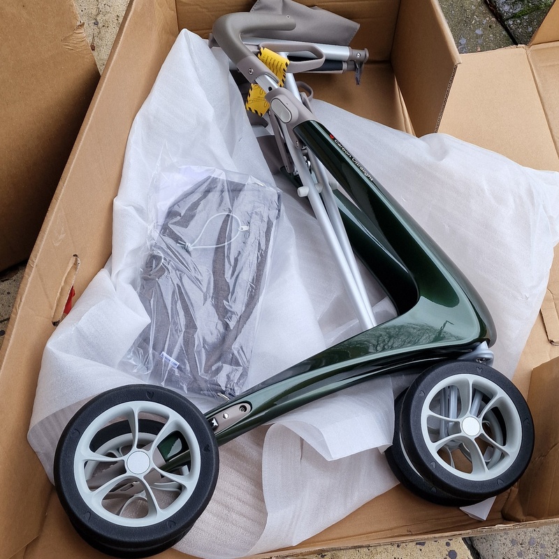 byACRE Carbon Ultralight Rollator (Small) - Image 2